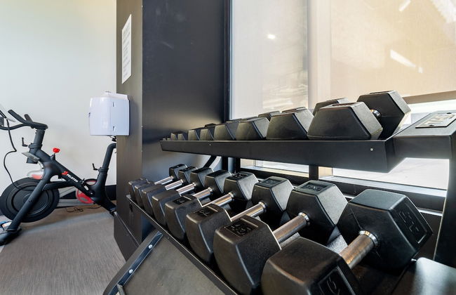 Lindsley by Avantstay Balcony Modern Design A Downtown Location - Photo 39