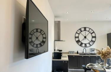 1 BR Apt - Short Lets & Serviced Accommodation Peak District With Free Super-Fast WiFi & Multiple Parking Options - Foto 7