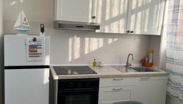 A 2 passi dal mare - grazioso trilocale a Locri - Foto 2, stove