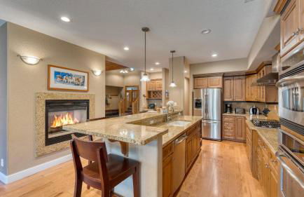 Luxe All-season Retreat by Avantstay Prime Location, Near Skiing - Foto 23