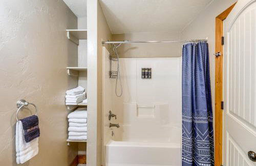 Columbia Falls Private Retreat Pool Table and Deck! - Foto 17