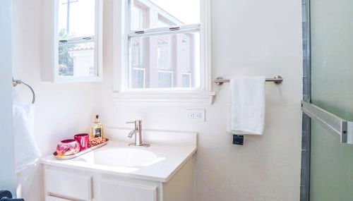 Fully Furnished 1-Bedroom - Foto 4