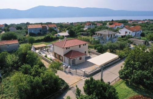 Villa Muskatel KRK -with heated covered pool - Photo 12