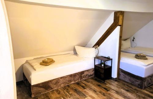 CJS Apartments - Chill or Drive am Nürburgring, new Box Spring Beds, new furniture, WLan, Spacious Rooms, Quiet Location - Foto 6