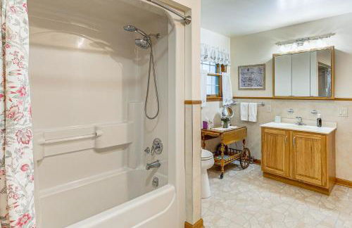 Patio and Water Views Serene Bohemia River Escape! - Foto 16