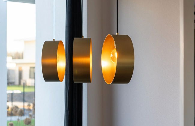 Cozy Villa With Lakeside Views - Photo 29