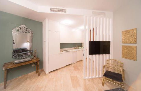 EXCLUSIVE TRIPLEX WITH PRIVATE TERRACE - Photo 20