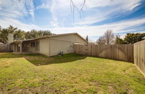 DFW Home Base! Quiet Suburb Stay with Yard - Foto 26