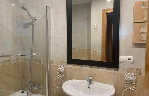 apartamento con jardín privado y barbacoa a 5 min playas santander - Foto 9