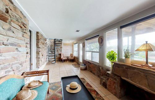 Mid-Century Modern Lake House with Private Waterfront Pool & Boat Dock - Photo 25