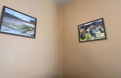 Lambeau Views! Walk to Titletown District & Resch - Photo 2