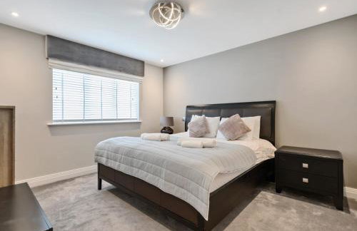 Large Comfortable & Private Home in Fetcham - Pass the Keys - Foto 23