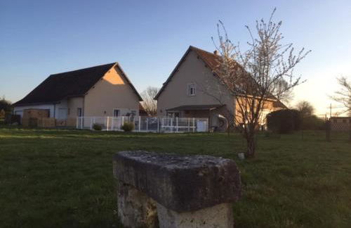 Gite des 2 arbres de la sagesse , agréable chalet avec spa privatif - Foto 17