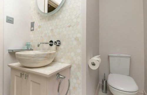 The Entire Coach House at Middleton Hall, Three Bedroom Holiday Home - Photo 24