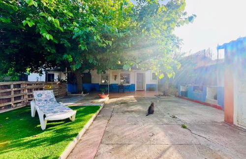 Estudio adosado acogedor con jardín, barbacoa y parking privado - Photo 2