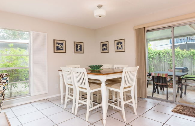 Crescent Street by VTrips - Photo 20