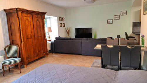 Schloss Hilbringen Wirtschaftsgebäude - Foto 2