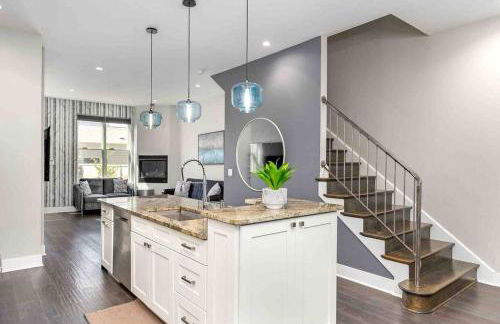 Family-Friendly 4BR Retreat Sleeps 12, Private Yard, Garage, Close to Stadiums, Casino & Downtown - Foto 14