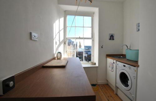 Bass View Cellardyke- contemporary coastal stay - Photo 22