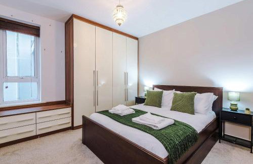 Sleek 2BR Altrincham Home Parking Near Station - Foto 5