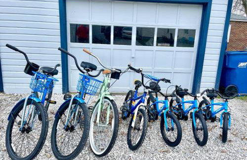 Coastal Cape Cod w/ King Bed, Game Room, & Bikes! - Foto 27