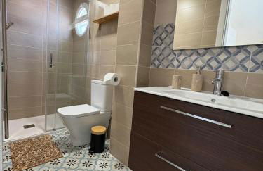 Luxury Villa with Panorama View and Heated Pool - Photo 5