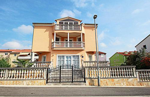 Apartment Vukadin - Photo 2