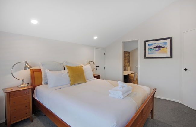 The Oasis Home with Hot Tub and Parking - Foto 6