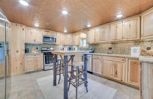 Lakefront Kalkaska Cottage with Fire Pit! - Foto 10