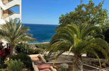 Stylish Seaview Apartment - Photo 4