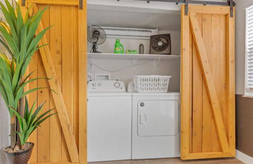 Backyard BBQ Retreat: Central 3bd - Prime Location - Foto 29