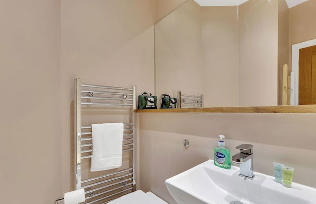 Bantham Mews by Pureserviced 1 Bedroom Luxury Mews - Photo 2