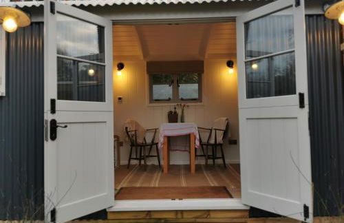 Lapwing Hut - Photo 13