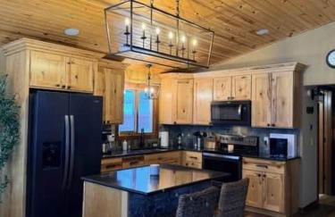 Paddler's Paradise Cabin with Direct Trail Access! - Foto 10