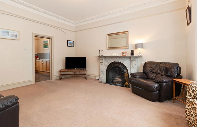 Connaught House - Central Location Near the Beach - Foto 1