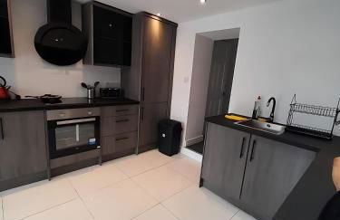 Contemporary and Spacious Home - Foto 16