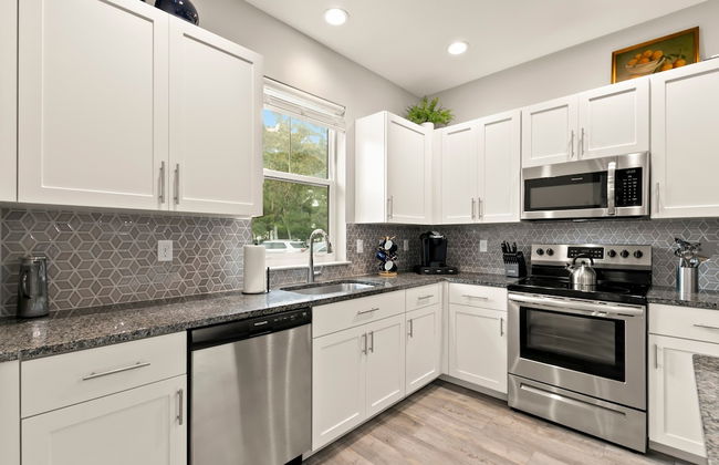 NEW Canopy Cabana Luxury Downtown Apt - Foto 7