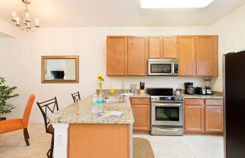 3Br 3Bath Townhome BBQ Pool 15min Disney 1291ft - Foto 9