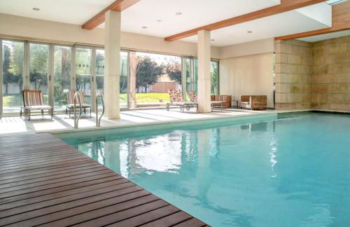 Spacious villa in Santo Tirso with private pool 850 m² and jacuzzi - Foto 1
