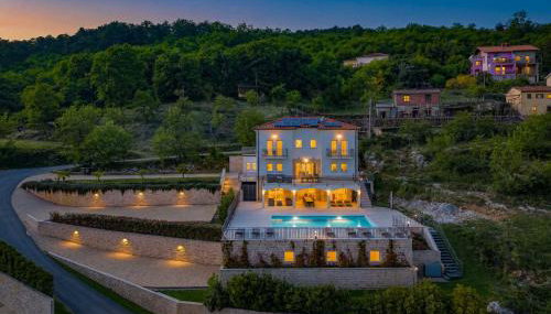 Villa Esarjo with Heated Pool and Sea View - Foto 1