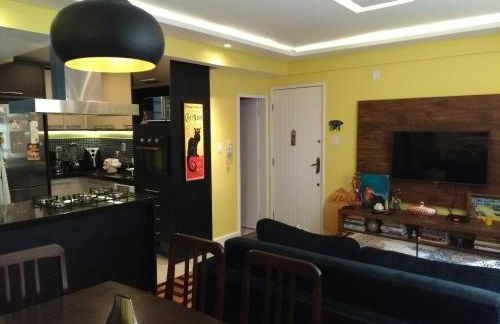 Apê Beira Mar Balneário Camboriú Pé na Areia próximo a Roda gigante Com Churrasqueira e garagem de fácil acesso poucos metros do Mundial de Beach tennis - Foto 15