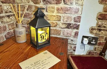 Wizards Retreat - 8 Mins to Warner Bros Studio! - Foto 10