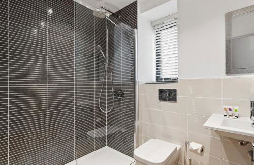 Apartment 8 Waterstone House - Luxury Apartment, Sea Views, Pet Friendly - Photo 32