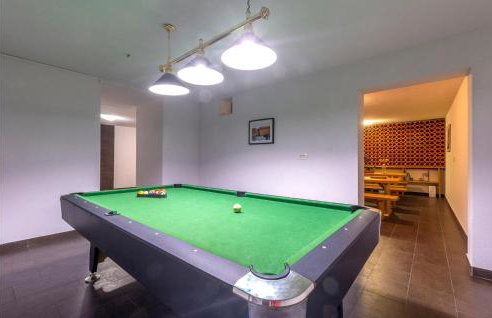 Gorgeous Home In Mravince With Sauna - Photo 8