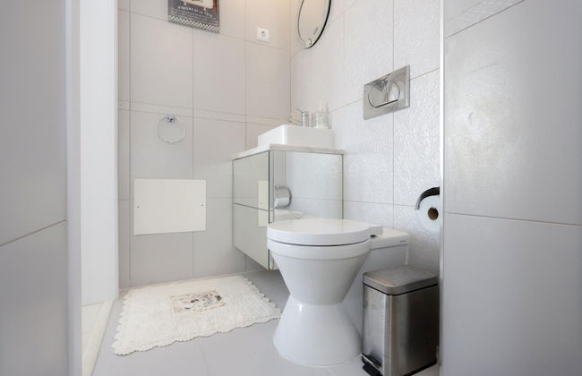 Figueira Beach Vibes Apartment - Photo 20