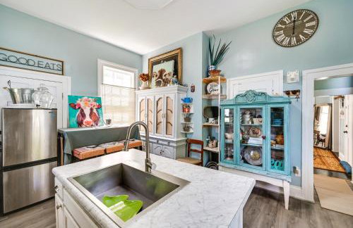 Spacious Historic Home with Yard and Deck! - Foto 9