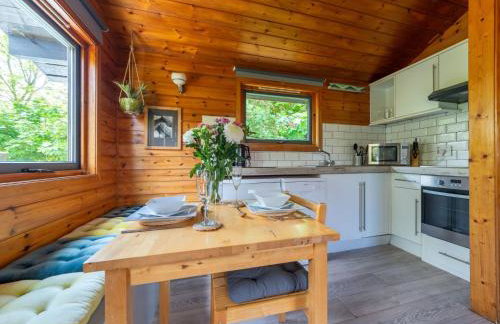 Chalet Lodge 3 Hot Tub by Interhome - Foto 3