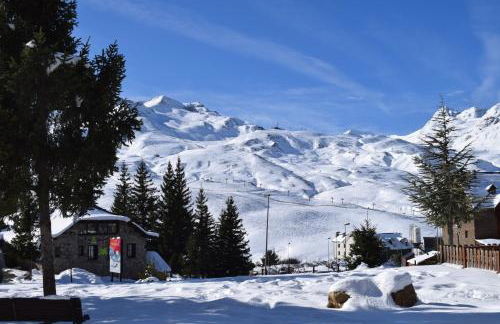 Ventanal de Saras Petfriendly Garaje Trastero y Chimenea - Arafita Apartamentos - Photo 12