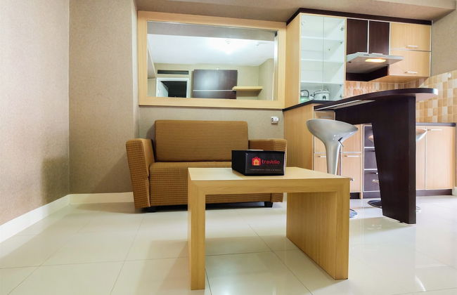Homely 2 Bedroom at Bassura City Apartment By Travelio - Foto 12