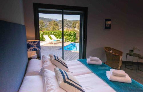 Idyllic 6 bed villa stunning sea view salt pool - Foto 41